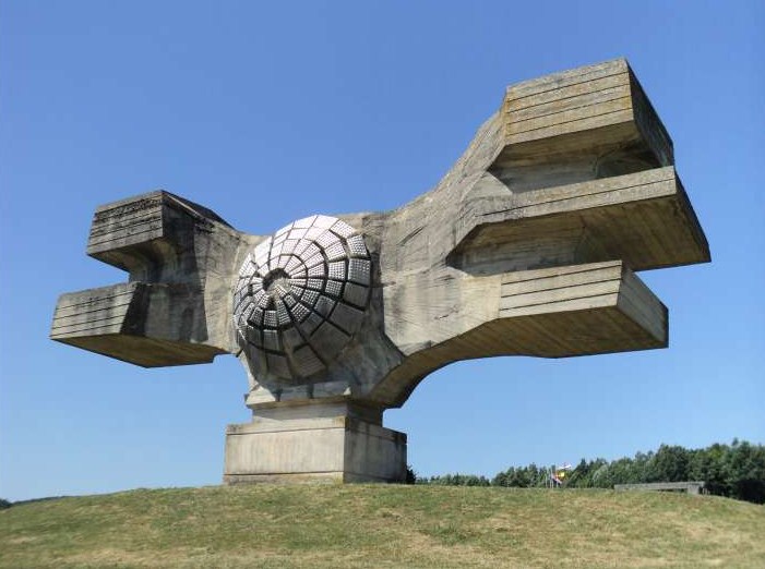 Югославските паметници